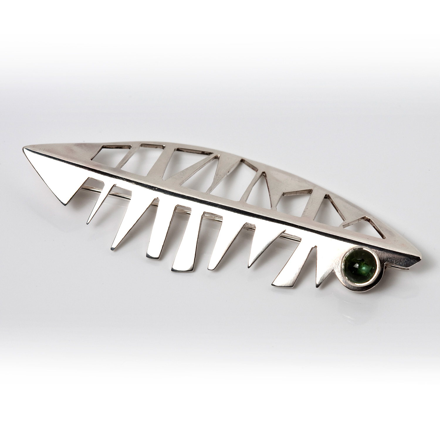 Patricia Taylor Silver brooch with peridot
