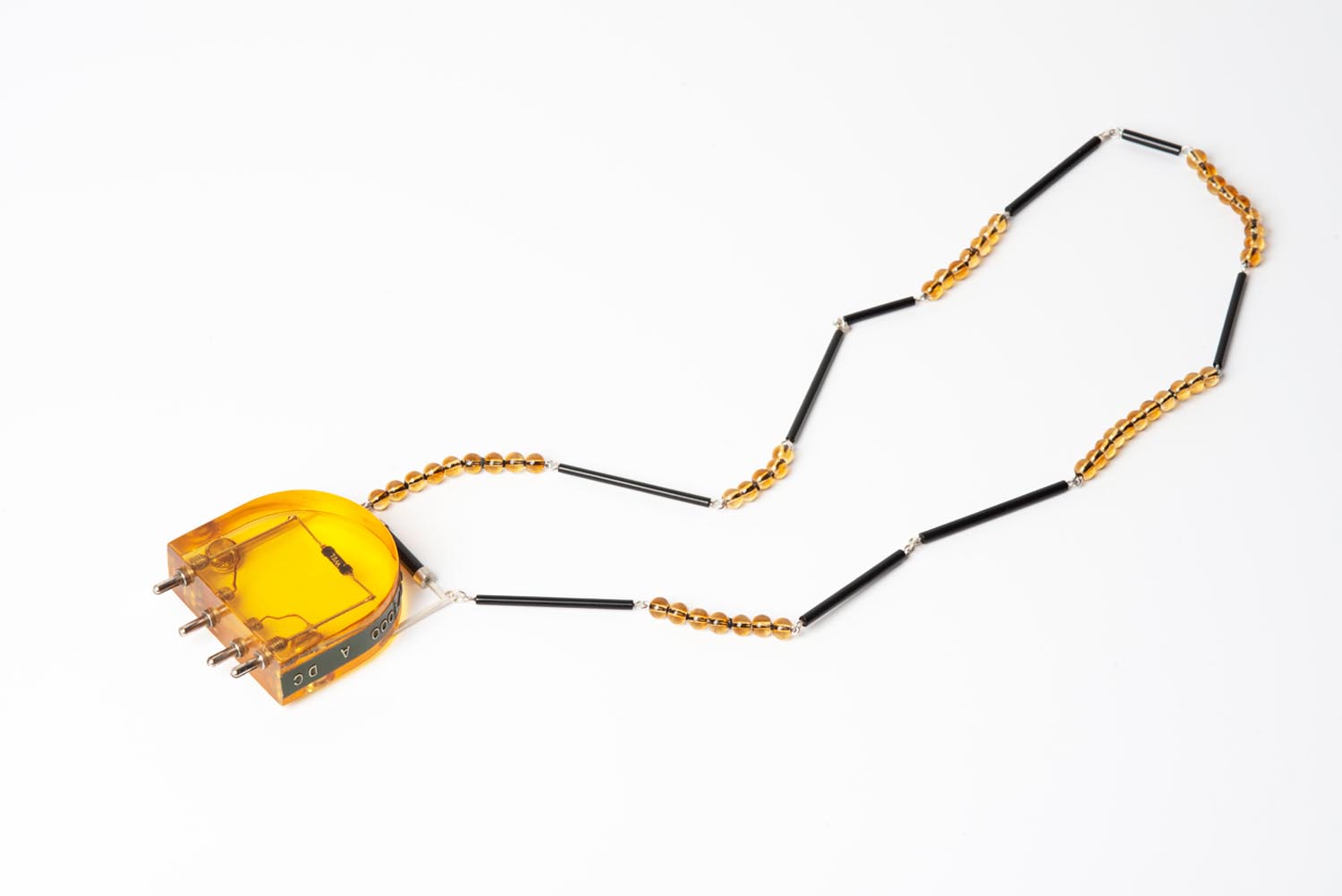 Eleanor Symms Currents Necklace 1 photocredit Martin Alan Smith Photography
