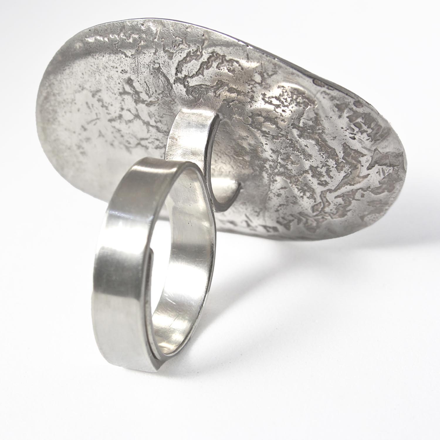 Meron Wolde detail Elevated oval ring